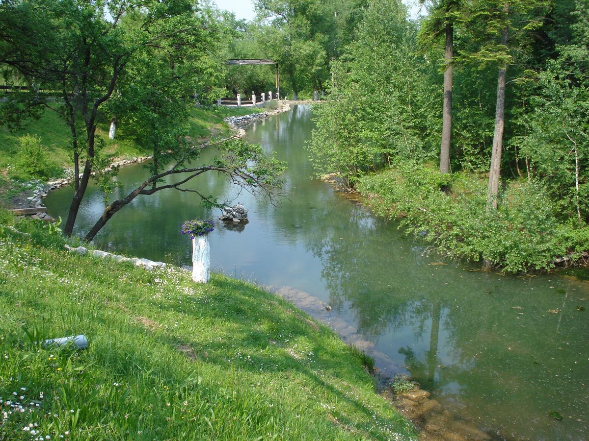 Motorom Hotel Zărneşti Buitenkant foto